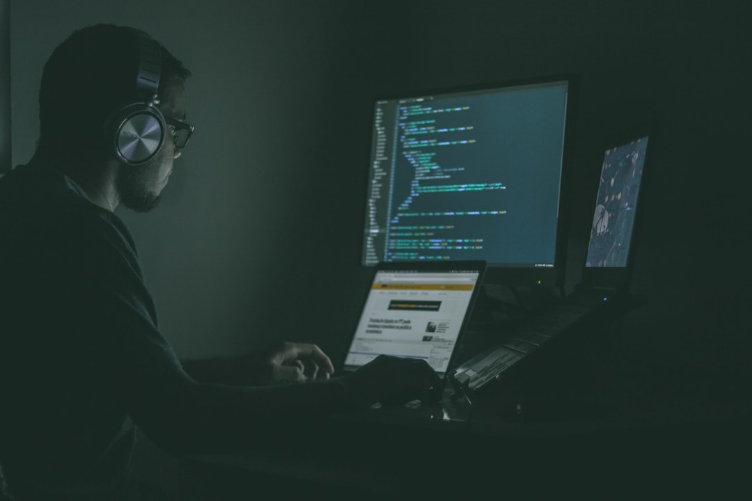 Cybersecurity consultant desk